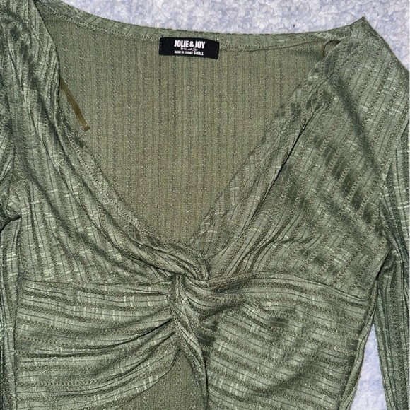 Jolie and Joy Twist Long Sleeve Crop Top - Size S - Picture 5 of 6